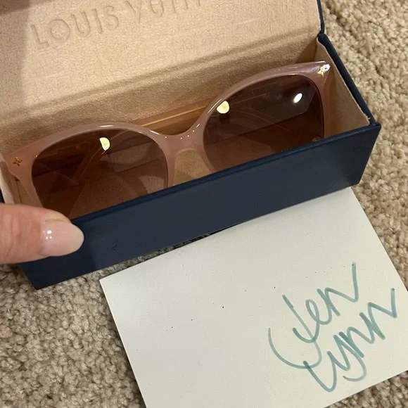 Louis Vuitton Light Cat Eye Sunglasses pink! Z1658W - Picture 15 of 16